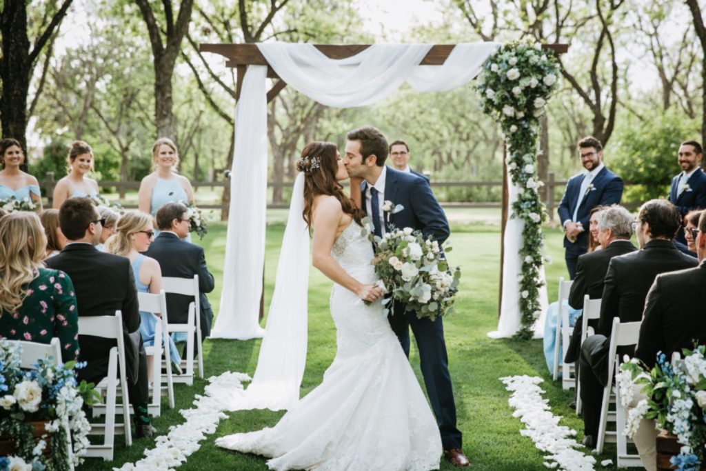 the venue at the grove arizona outdoor wedding ceremony venue